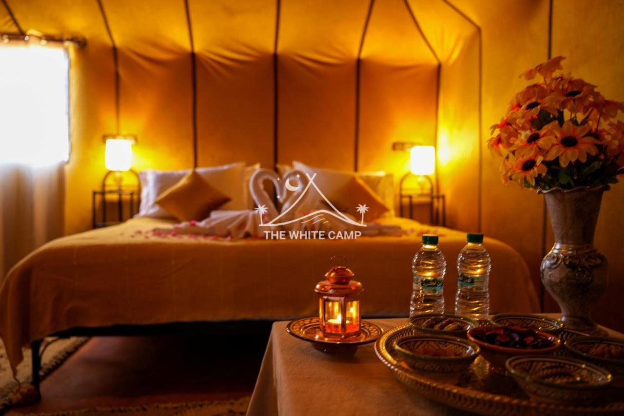 The White Camp - Your Merzouga Luxury Desert Camp & Erg Chebbi Dunes Camel Riding Hotel Buitenkant foto