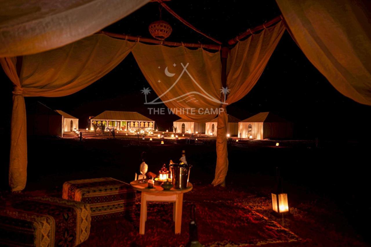 The White Camp - Your Merzouga Luxury Desert Camp & Erg Chebbi Dunes Camel Riding Hotel Buitenkant foto