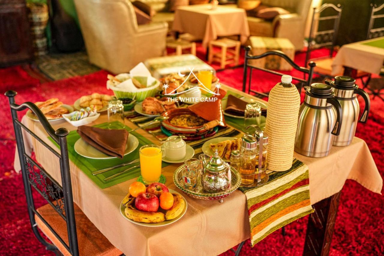 The White Camp - Your Merzouga Luxury Desert Camp & Erg Chebbi Dunes Camel Riding Buitenkant foto