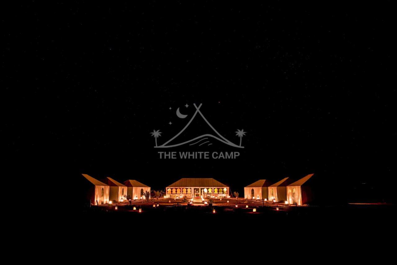 The White Camp - Your Merzouga Luxury Desert Camp & Erg Chebbi Dunes Camel Riding Buitenkant foto