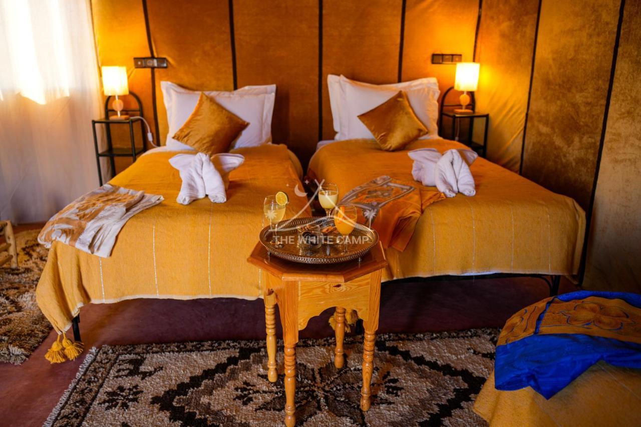 The White Camp - Your Merzouga Luxury Desert Camp & Erg Chebbi Dunes Camel Riding Hotel Buitenkant foto