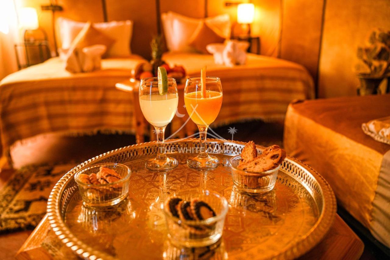 The White Camp - Your Merzouga Luxury Desert Camp & Erg Chebbi Dunes Camel Riding Buitenkant foto