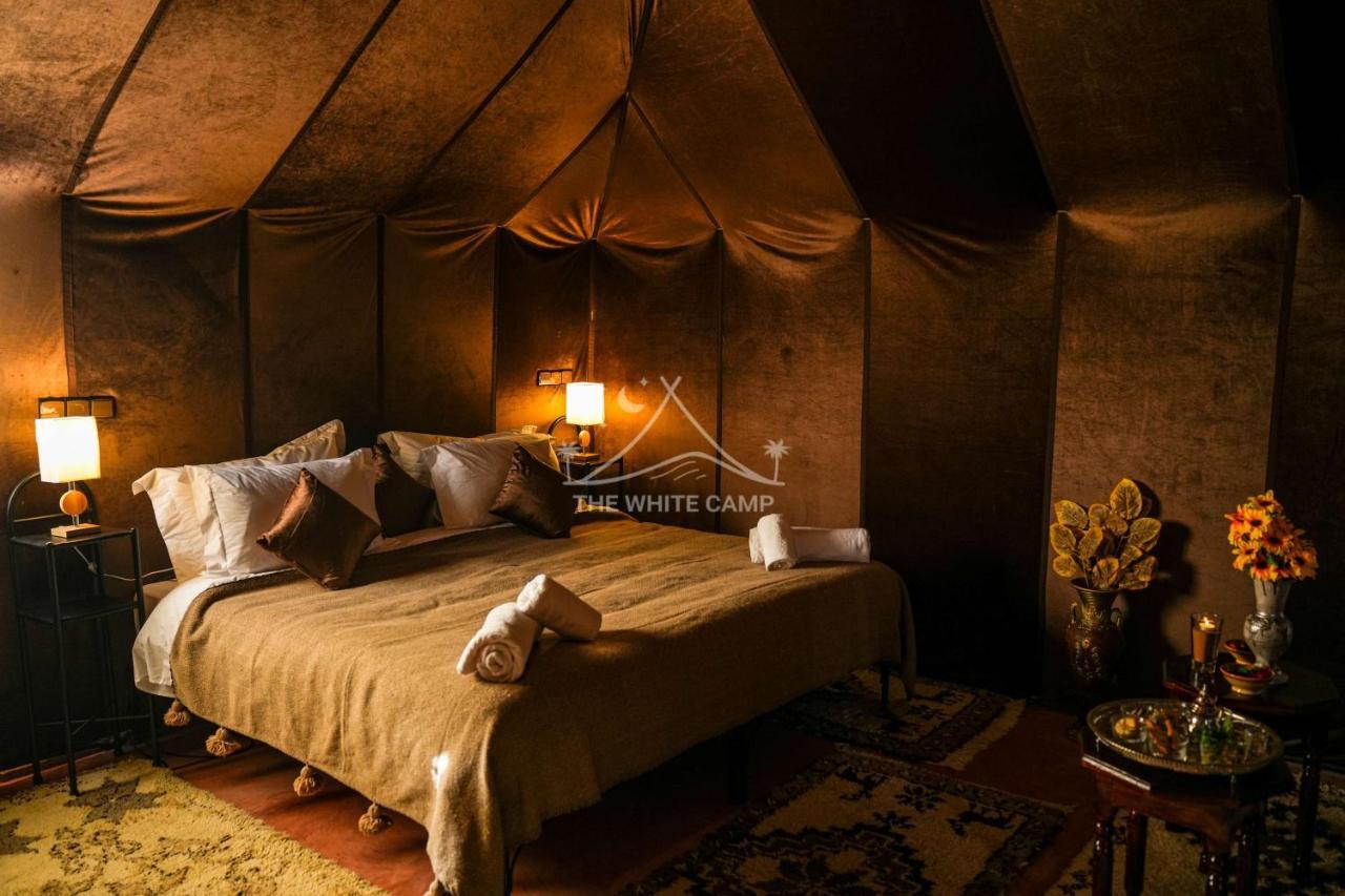 The White Camp - Your Merzouga Luxury Desert Camp & Erg Chebbi Dunes Camel Riding Hotel Buitenkant foto