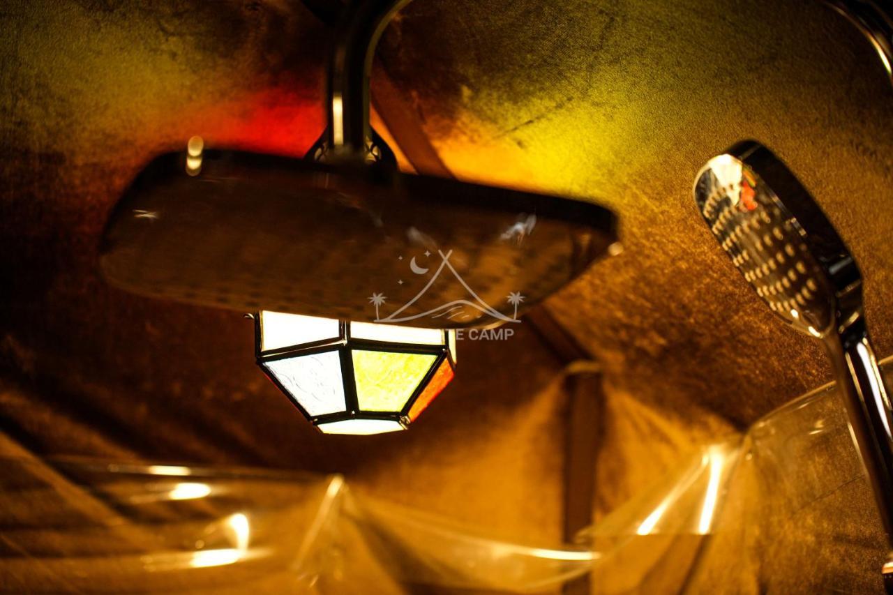 The White Camp - Your Merzouga Luxury Desert Camp & Erg Chebbi Dunes Camel Riding Buitenkant foto