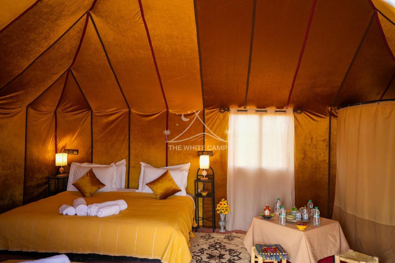 The White Camp - Your Merzouga Luxury Desert Camp & Erg Chebbi Dunes Camel Riding Hotel Buitenkant foto