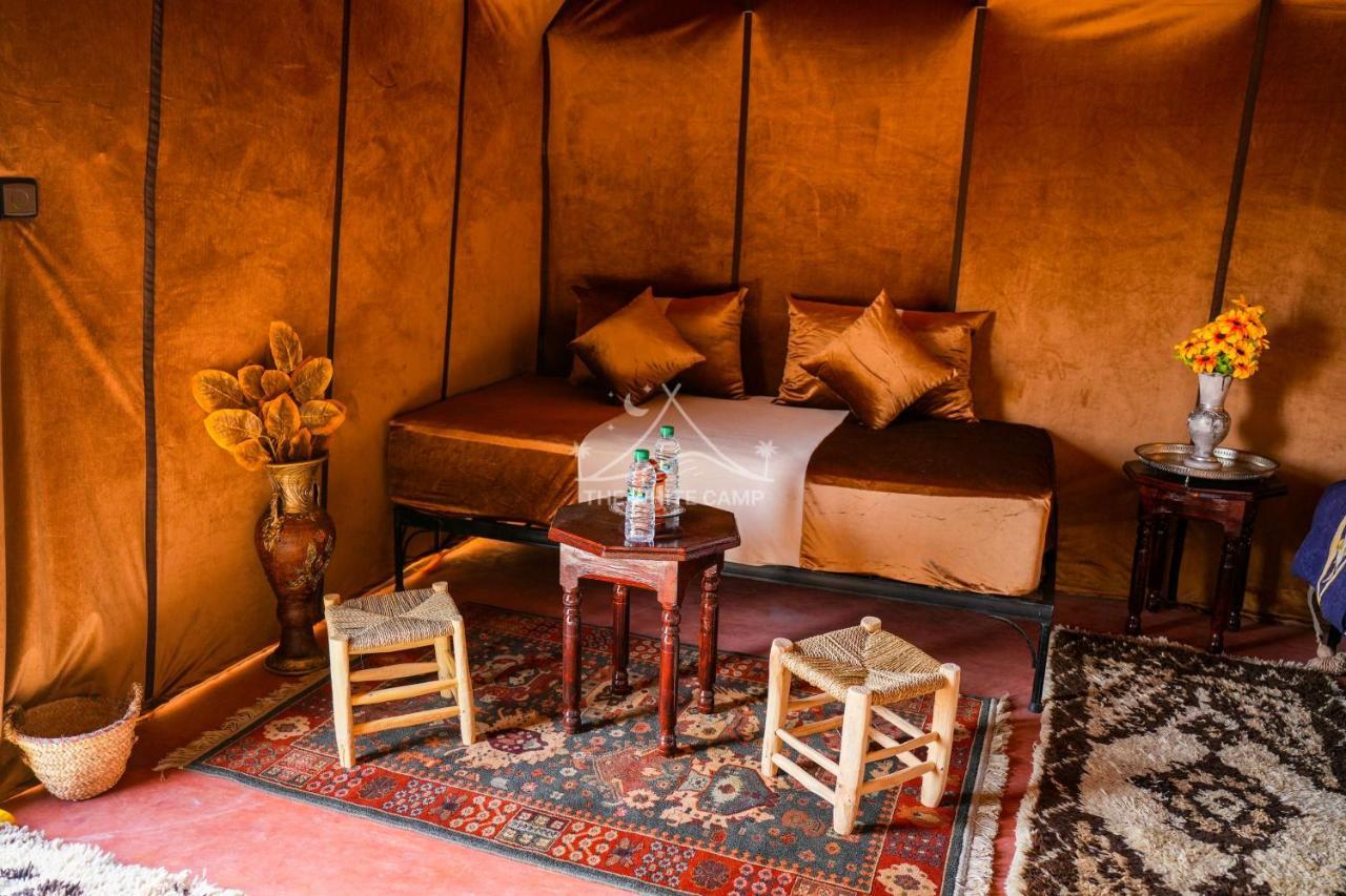 The White Camp - Your Merzouga Luxury Desert Camp & Erg Chebbi Dunes Camel Riding Hotel Buitenkant foto