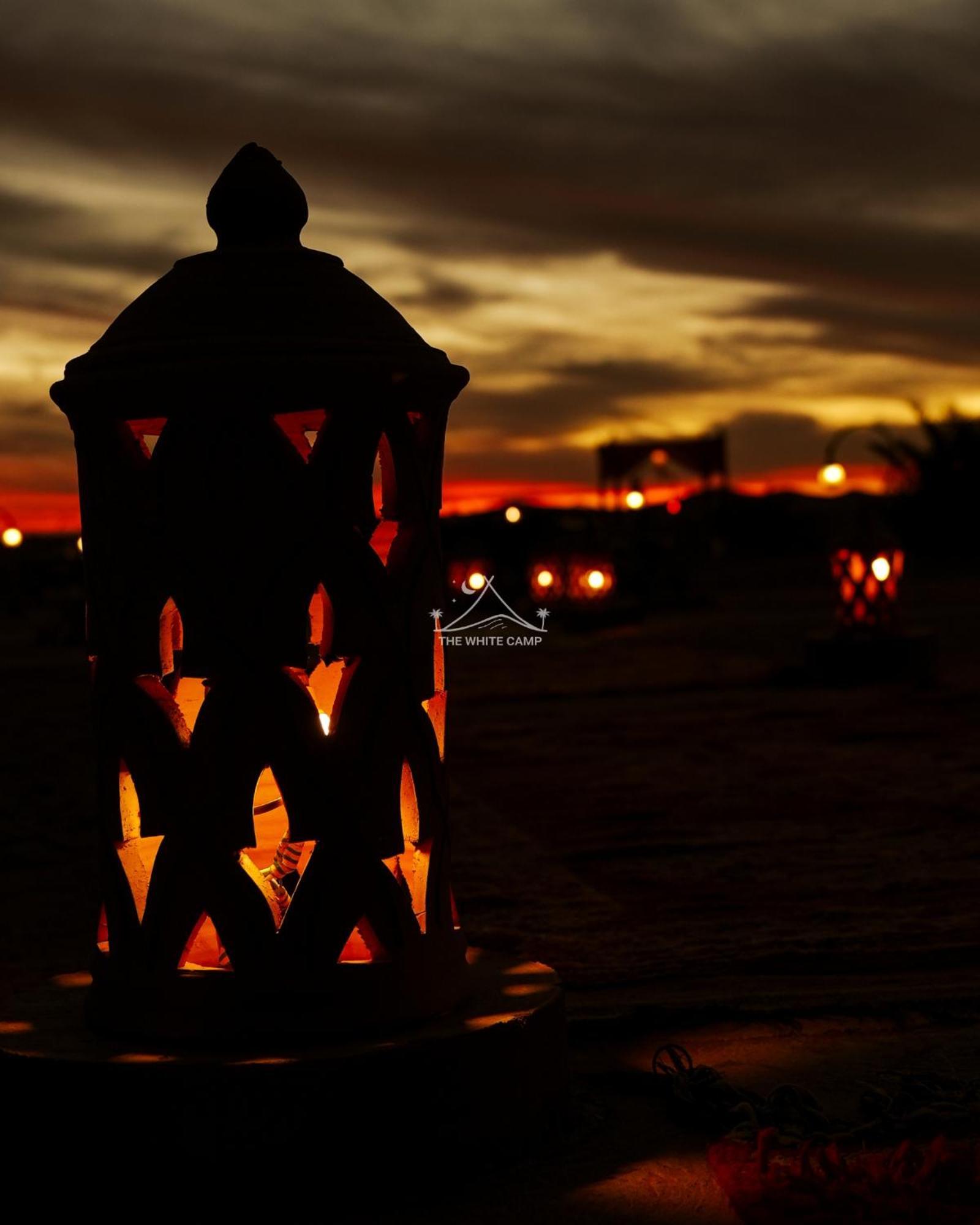 The White Camp - Your Merzouga Luxury Desert Camp & Erg Chebbi Dunes Camel Riding Buitenkant foto