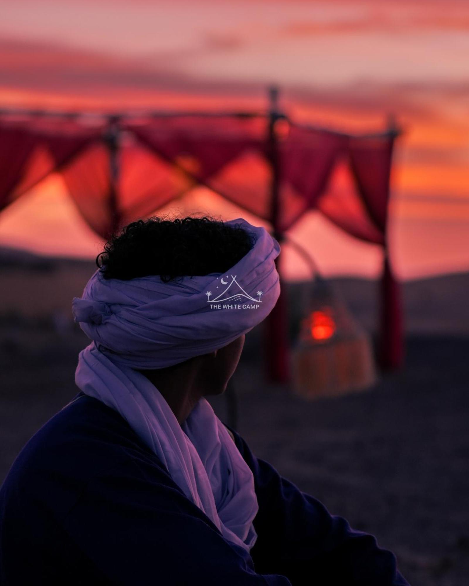 The White Camp - Your Merzouga Luxury Desert Camp & Erg Chebbi Dunes Camel Riding Buitenkant foto