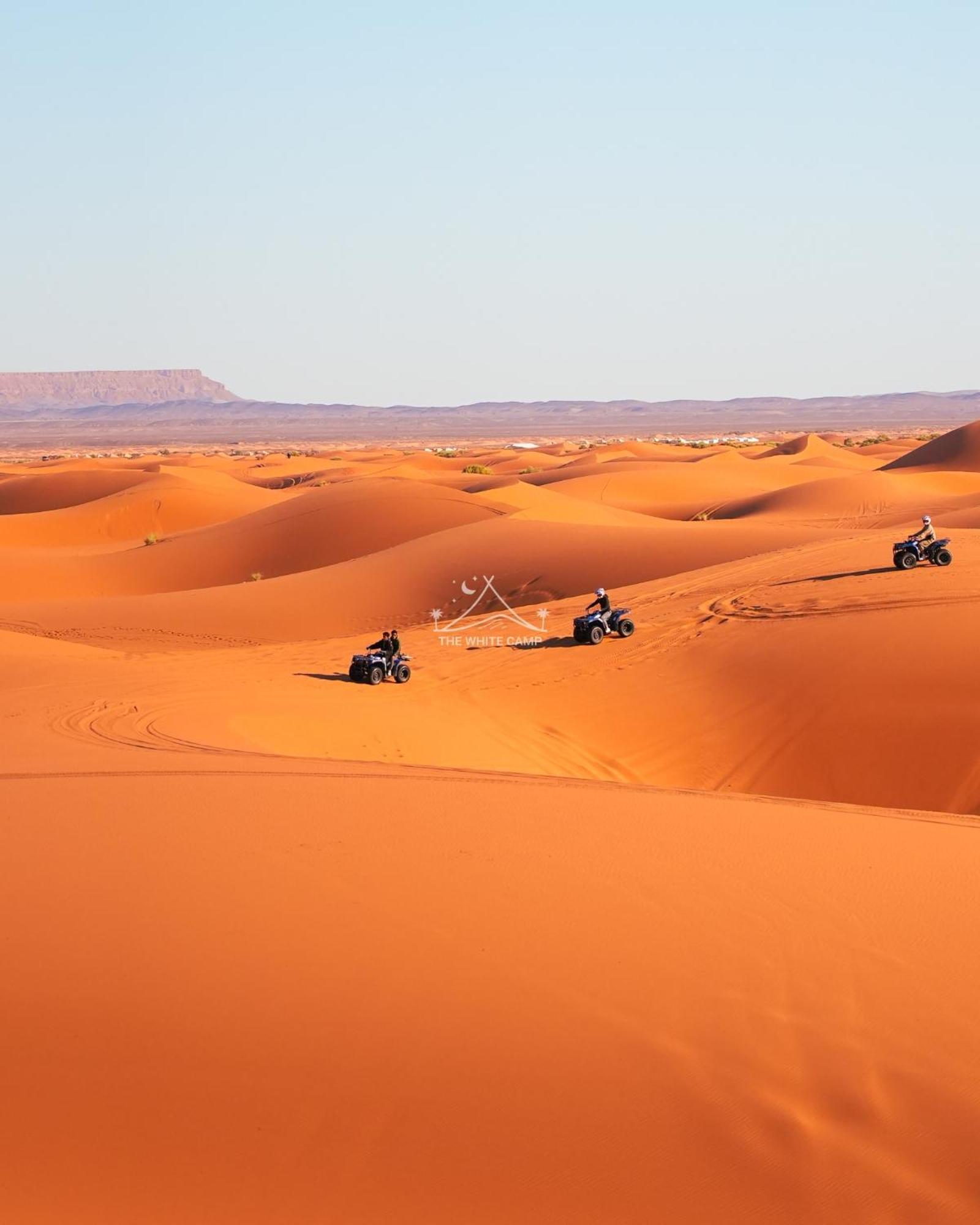 The White Camp - Your Merzouga Luxury Desert Camp & Erg Chebbi Dunes Camel Riding Hotel Buitenkant foto