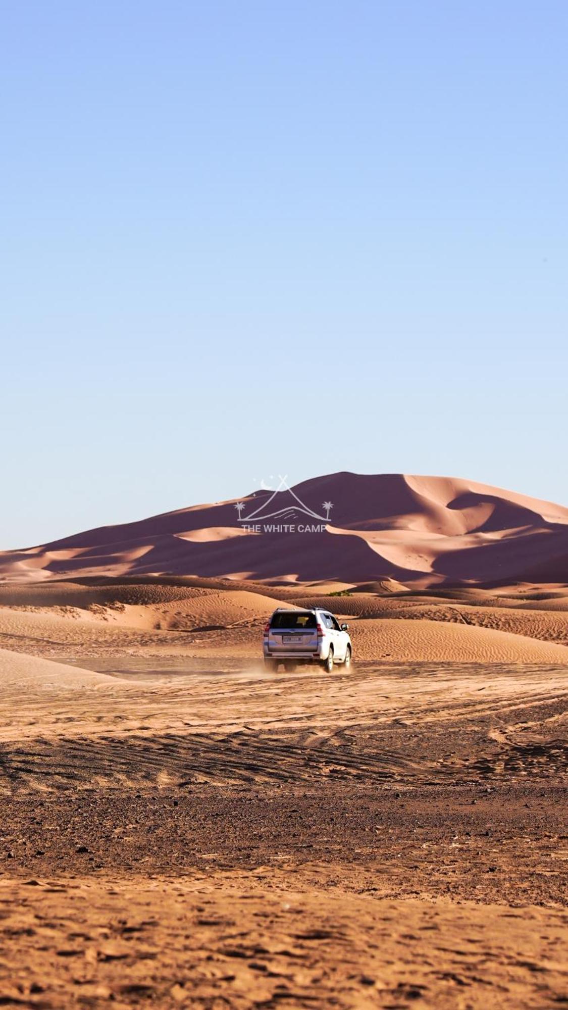 The White Camp - Your Merzouga Luxury Desert Camp & Erg Chebbi Dunes Camel Riding Hotel Buitenkant foto