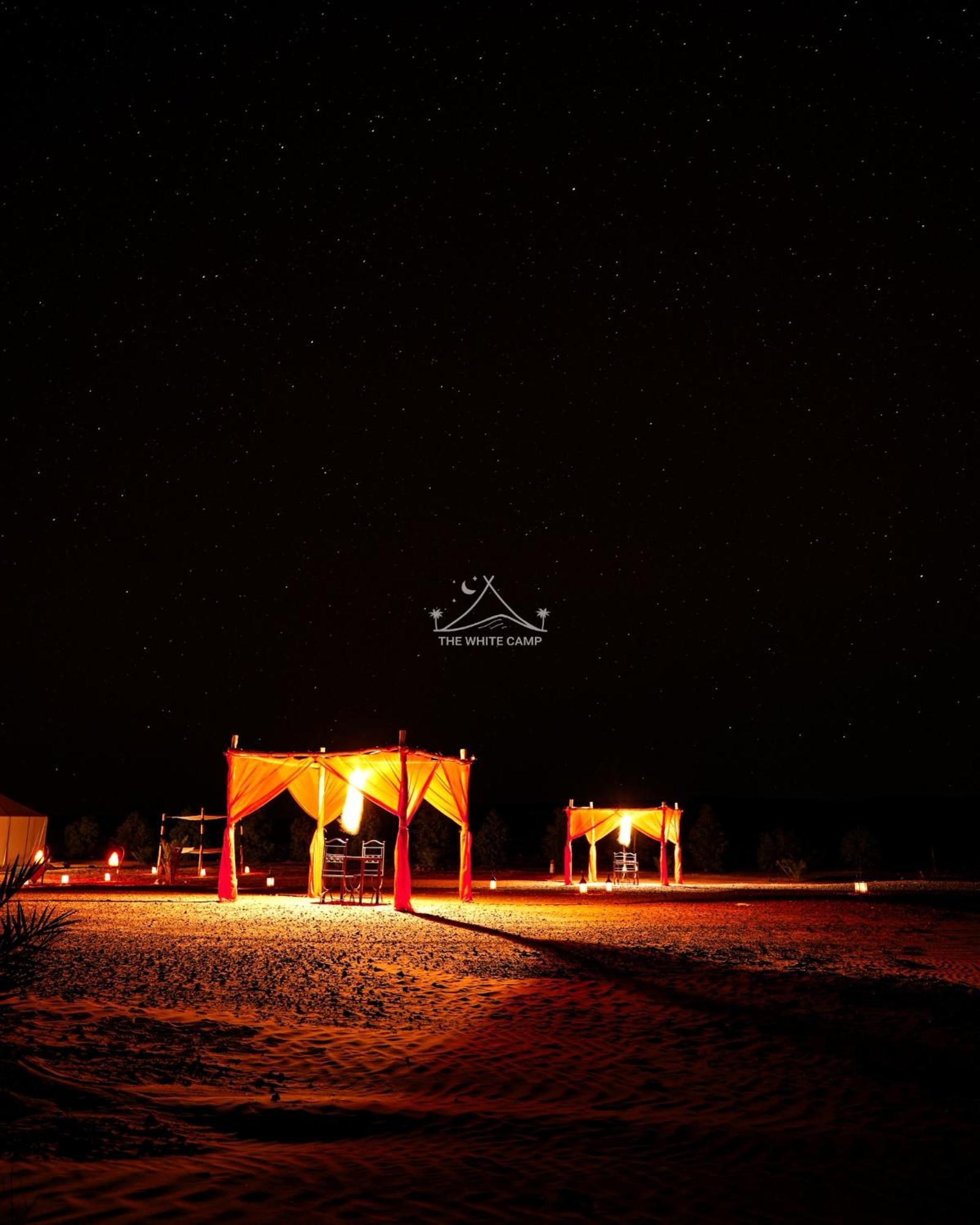 The White Camp - Your Merzouga Luxury Desert Camp & Erg Chebbi Dunes Camel Riding Buitenkant foto