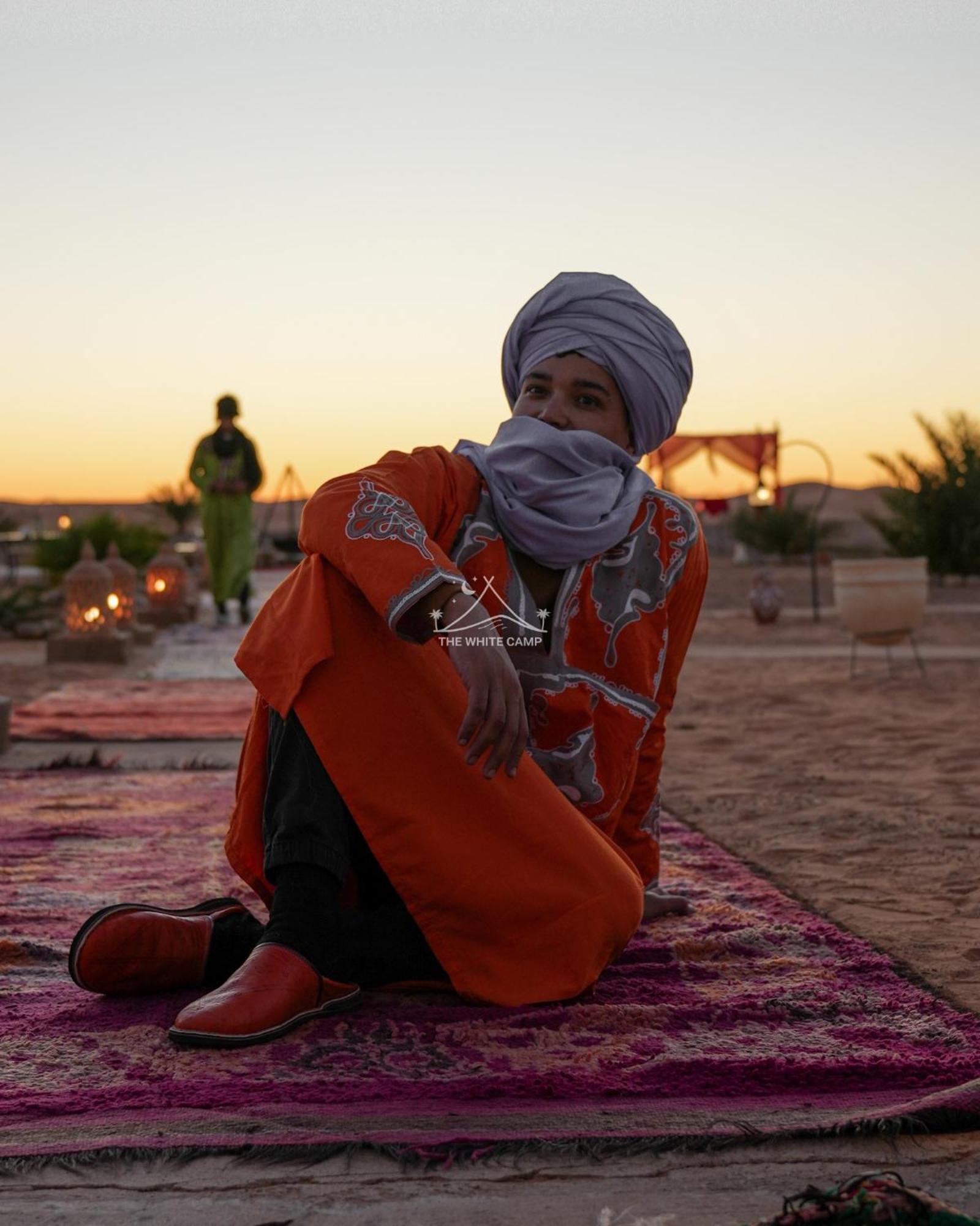 The White Camp - Your Merzouga Luxury Desert Camp & Erg Chebbi Dunes Camel Riding Buitenkant foto