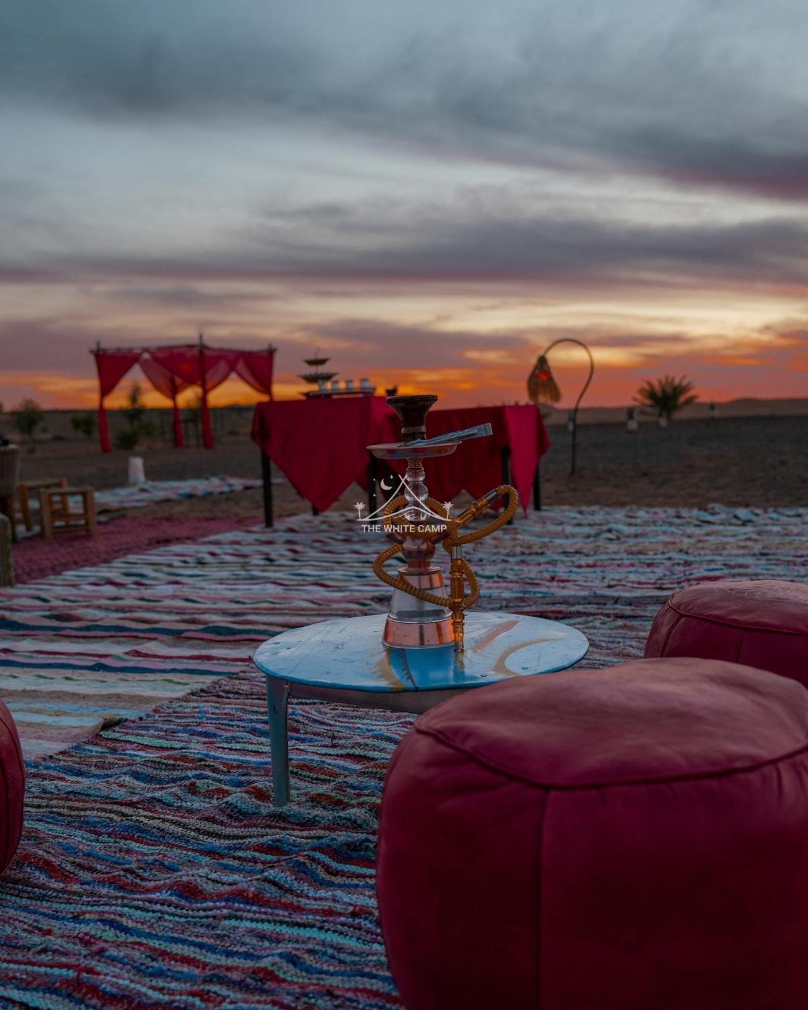 The White Camp - Your Merzouga Luxury Desert Camp & Erg Chebbi Dunes Camel Riding Hotel Buitenkant foto